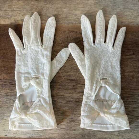 Vintage White Lace Gloves Cutout Wrist Length Formal Bridal Wedding Halloween - Picture 8 of 8